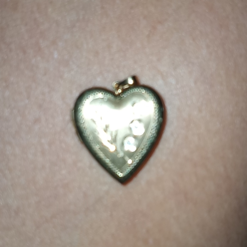Locket pendant